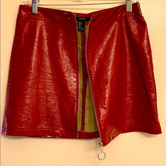 Red Mini Skirt, fake leather - Picture 6 of 6